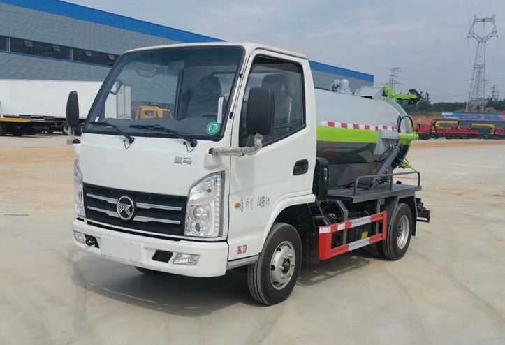 凱馬國六2方藍牌吸污車清理城市底下管網“主動脈”