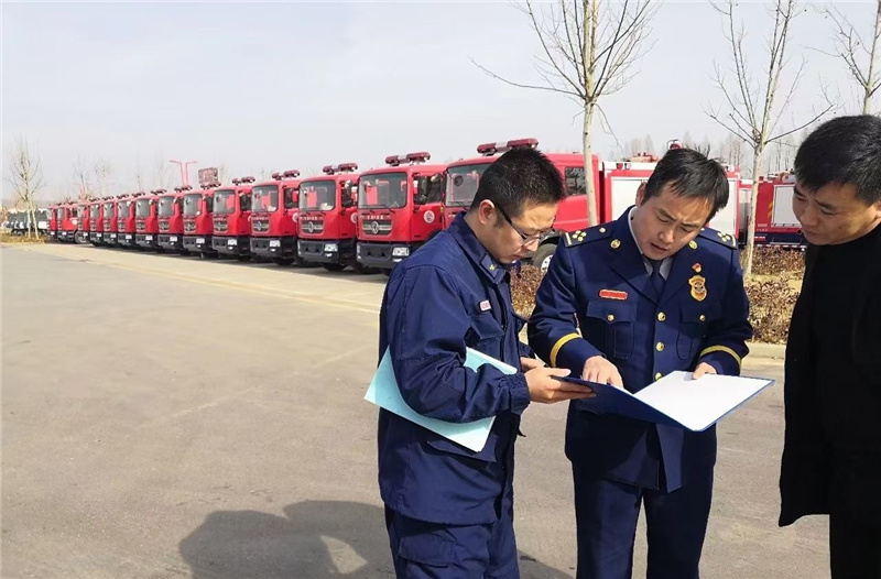 為提升滅火救援效率，使車輛在消防救援工作中成為強有力的“作戰工具”，亳州市應急管理局采購60輛水罐消防車