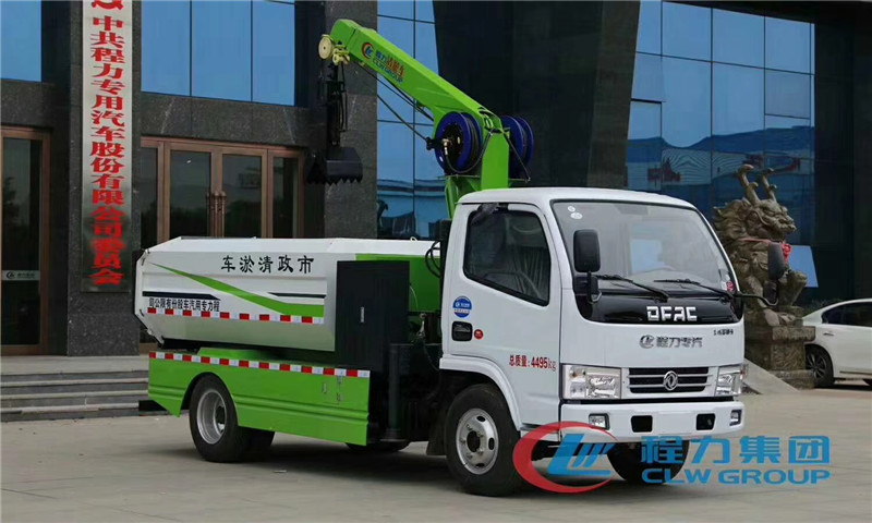 多利卡聯合清淤疏通車能挖取到12米深度窯井垃圾，清淤率達95%