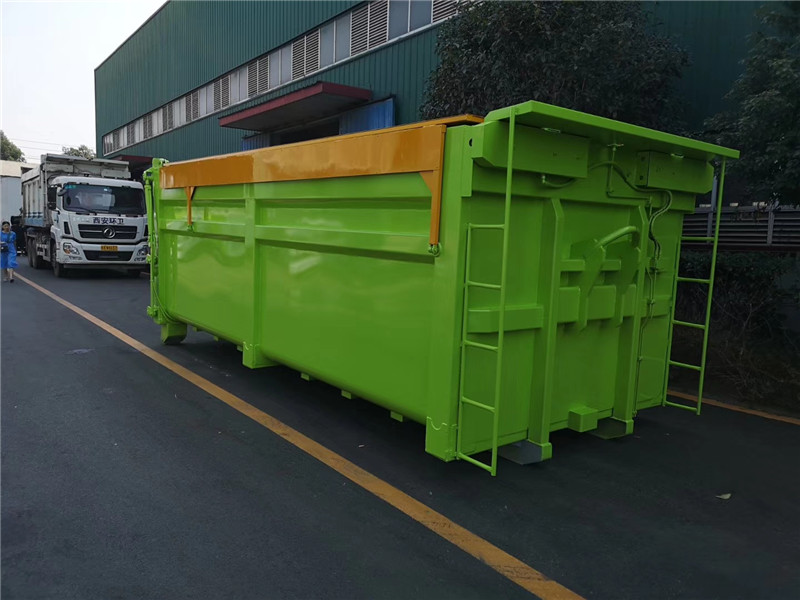 20方移動壓縮垃圾箱操作面板設有防護裝置，安全可靠