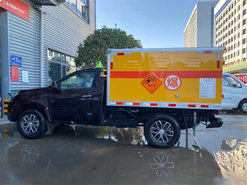 江玲四驅爆破器材運輸車