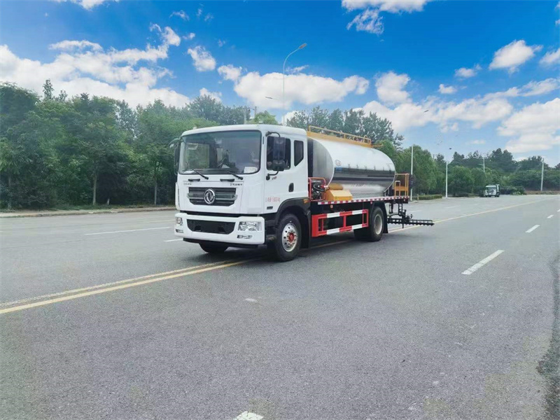 東風10噸智能型瀝青灑布車