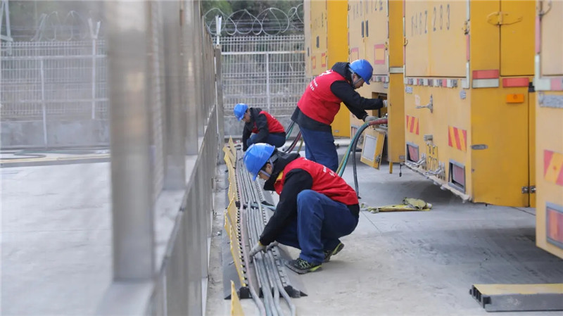 程力應(yīng)急通訊電源車馳援四川帶去光明